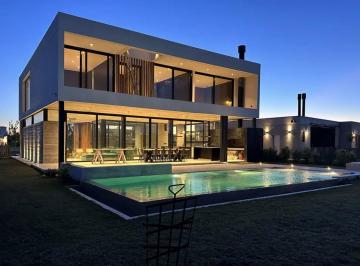 Casa · 350m² · 5 Ambientes · 2 Cocheras · Casa en Venta en El Naudir, Escobar, G. B. a. Zona Norte