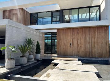 Casa · 350m² · 5 Ambientes · 2 Cocheras · Casa en Venta en El Naudir, Escobar, G. B. a. Zona Norte