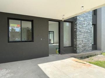 Casa · 245m² · 6 Ambientes · Casa en San Matias