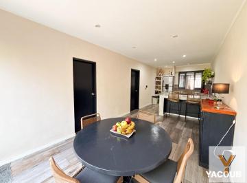 Casa de 4 ambientes, La Plata · PH en Venta - 3 Dorm. 4 Baños - La Plata