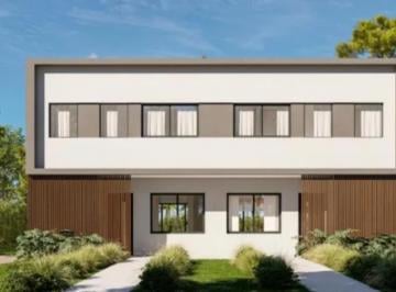 Casa · 121m² · 4 Ambientes · 1 Cochera · Casa en Venta Barrio Spring Park Pilar