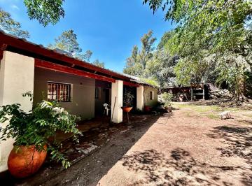 Casa · 295m² · 6 Ambientes · 2 Cocheras · Casa en Venta 3 Dorm., 2 Baños, con Arroyo, Cochera, Tanti