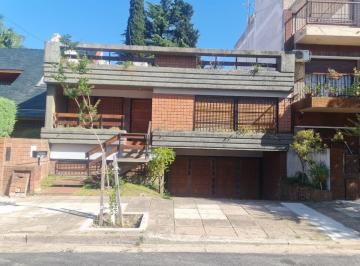 Casa de 7 ambientes, Villa Devoto · Casa de Categoria 7 Ambientes en Villa Devoto en Lote Unico de 10 X 30 Fondo Libre Parquizado