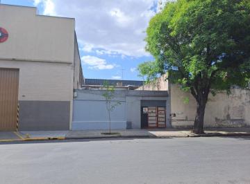 Casa de 1 ambiente, Pompeya · Casa Sobre Lote Propio de 243 m² en Venta en Pompeya, a Remodelar o Demoler