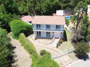 Casa · 200m² · 3 Ambientes · 2 Cocheras · Casa en Venta en Carlos Paz - 3 Dorm. - Pileta - Escritura