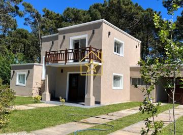 Casa · 180m² · 4 Ambientes · 1 Cochera · Casa en Venta Pinamar Norte a Estrenar