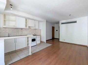Imagen 1 - Departamento de 1 dormitorio con balcón y ventilación cruzada en barrio Martin. Uso profesional. Ame - · Departamento de 1 Dormitorio con Balcón y Ventilación Cruzada en Barrio Martin. Uso Profesional. Ame