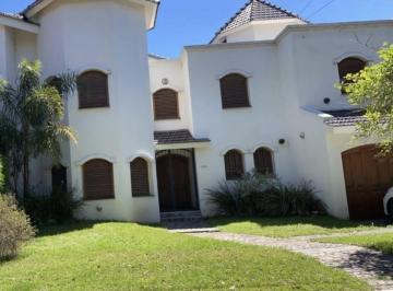 Casa de 9 ambientes, Córdoba · Casa en Venta Barrio Jardín