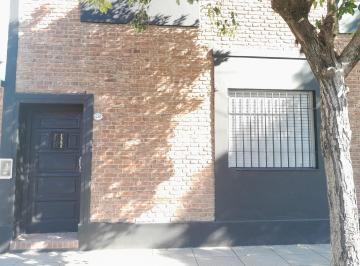 Departamento · 76m² · 3 Ambientes · Vicente López 2 Cuadras de Av Maipú PH Reciclado 3amb con Patio y Cuarto de Herramientas.