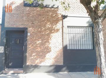 Departamento · 76m² · 3 Ambientes · Vicente López 2 Cuadras de Av Maipú PH Reciclado 3amb con Patio y Cuarto de Herramientas.