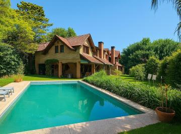 Casa · 300m² · 7 Ambientes · Casa en Venta en Tortugas Country Club!
