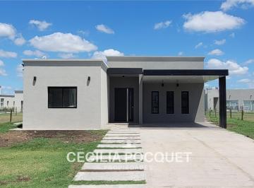 Casa · 160m² · 4 Ambientes · 1 Cochera · Casa en Venta Barrio San Felipe Canning