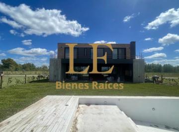 Casa · 288m² · 5 Ambientes · 4 Cocheras · Venta Casa en Puertos del Lago