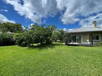 Casa · 186m² · 5 Ambientes · Excelente Propiedad en Venta en La Retama.