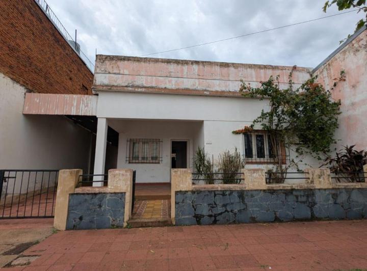 Casa · 100m² · 3 Ambientes · 2 Cocheras