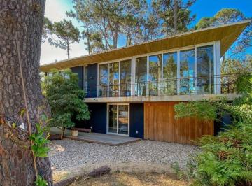 Casa · 200m² · 4 Ambientes · 1 Cochera · Casa en Montoya