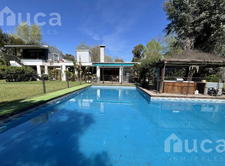 Casa · 380m² · 7 Ambientes · 2 Cocheras