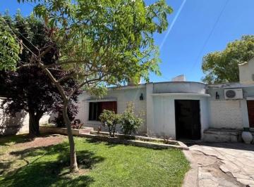 Casa · 361m² · 6 Ambientes · 3 Cocheras · Casa en Venta, Situada en El Exclusivo Barrio Parque Drummond.