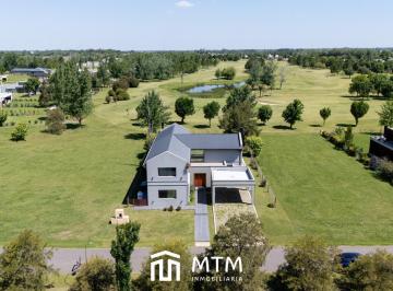 Casa · 260m² · 3 Dormitorios · 2 Cocheras · Casa en Venta, Estancia La Rinconada, Ibarlucea.