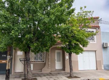 Casa de 8 ambientes, Bahía Blanca · Florencio Sánchez - Casa en Venta Zona Universitaria