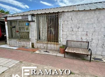 Casa · 50m² · 2 Ambientes · 1 Cochera · Casa 1 Habitacion, Amplio Patio Delantero, Ministro Rivadavia, Venta