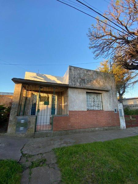Casa 3 amb, 70m² en lote de 252m² a reciclar
