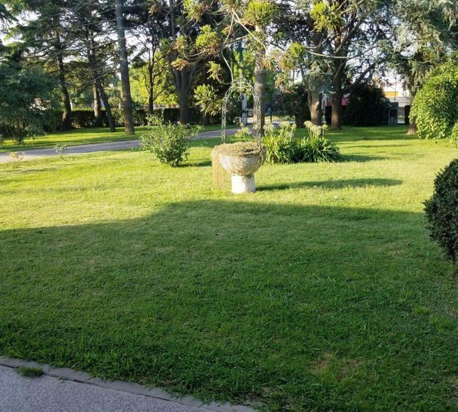 Casa quinta 4 amb, 400m² con quincho y pileta — Barrio Ameghino