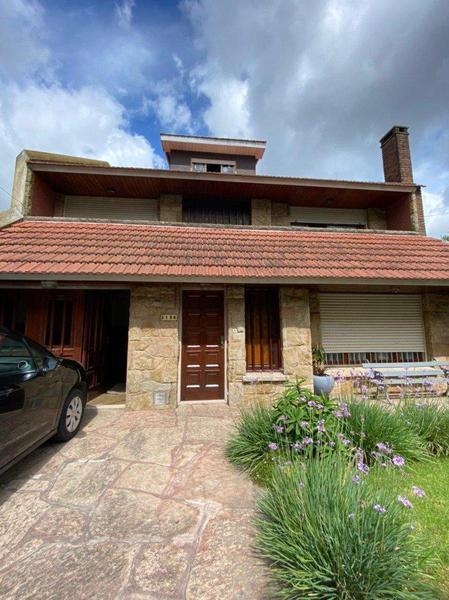 Chalet 5 amb, 150m² con garage y playroom