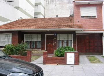 Casa · 180m² · 4 Ambientes · 2 Cocheras · Chalet 5 Ambientes en Gascon y Jujuy