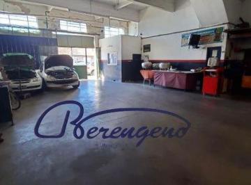 Casa · 318m² · 3 Ambientes · 10 Cocheras · Galpon con Vivienda de 3 Ambientes en Primero de Mayo y Alvarado