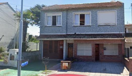 Casa 6 amb, 600m² en Puerto con 2 viviendas independientes y cochera