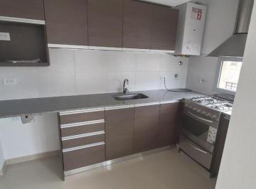 Departamento · 75m² · 3 Ambientes · 1 Cochera · Semipiso Seminuevo de 3 Ambientes con Cochera en Falucho E Independencia