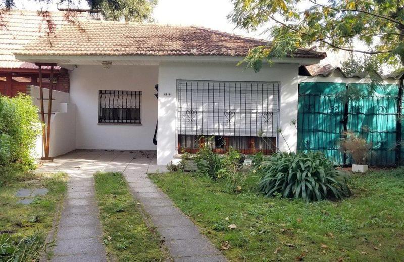 Chalet 3 amb, 71m² con garage y parque — Bosque Alegre