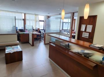 Oficina comercial · 90m² · 3 Ambientes · Oficina en Pescadores y Magallanes
