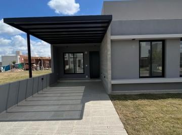 Casa · 130m² · 5 Ambientes · 2 Cocheras · Casa - San Ignacio Village