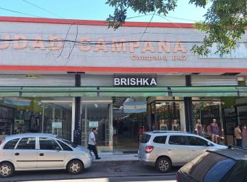Local comercial · 1000m² · Excelente Local de 1000 m. en Alquiler Zona Comercial de Flores