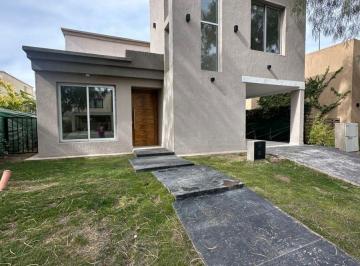 Casa de 6 ambientes, Mayor Drummond · Casa en Barrio Lar de Drumond