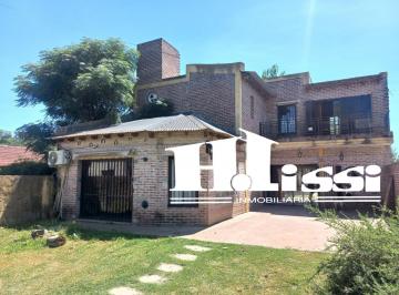 Casa · 244m² · 6 Ambientes · 10 Cocheras · Chalet Dos Plantas