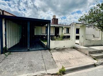 Casa · 180m² · 4 Ambientes · 1 Cochera · Muy Linda Casa 3 Dorm Gge + Monoambiente Ciudad del Milagro