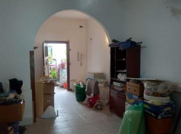 PH de 2 ambientes, Pompeya · Apto Crédito! Buen PH Sin Expensas 1° Piso con Patio y Espacio Aéreo