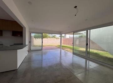 Casa · 135m² · 7 Ambientes · 2 Cocheras · Duplex a La Venta Paseo Rivera