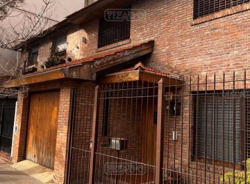 Casa · 241m² · 4 Ambientes · Casa Chalet en Venta en Florida, Vicente López, G. B. a. Zona Norte