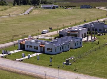 Casa · 260m² · 3 Dormitorios · 1 Cochera · En Venta Casa " La Vaguada" - Tandil