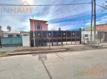 Casa · 140m² · 3 Ambientes · 1 Cochera · Venta - Casa 2 Habitaciones B° Valentina Sur