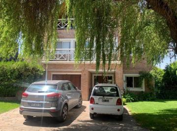 Casa · 412m² · 6 Ambientes · 4 Cocheras · Venta Casa Tres Plantas Impecable Estado en Barrio Cerrado La Colina Don Torcuato