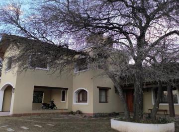 Casa de 12 ambientes, Córdoba · Venta - Casa 4 Dorm. - Parque - Pileta - B° La Carolina, Cordoba Capital.