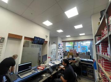 Local comercial · 306m² · 5 Ambientes · Venta - Local Comercial con Deposito y Oficinas en Rosario