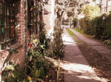 Casa · 3 Ambientes · 1 Cochera · Departamento en Venta en Adrogué