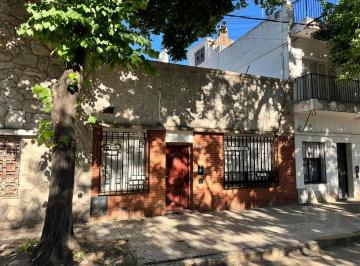 Casa · 103m² · 2 Ambientes · Casa en Venta de 1 Dormitorio con Patio Pleno Arroyito