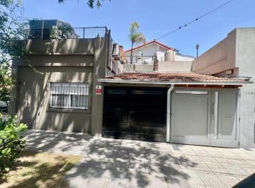 Casa de 4 ambientes, San Isidro · Martínez: PH Reciclado con 3 Dorm., Patio y Terraza Propia con Parrilla. Muy Luminosa.